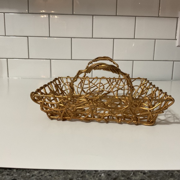VTG Gold Wicker Metal Basket - Picture 4 of 6
